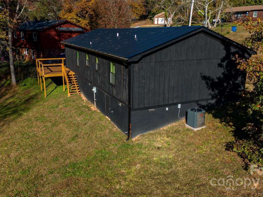 3055 Bedford Avenue, Morganton, NC 28655.  MLS# CAR4209572, YatesRealty ID 1984. 