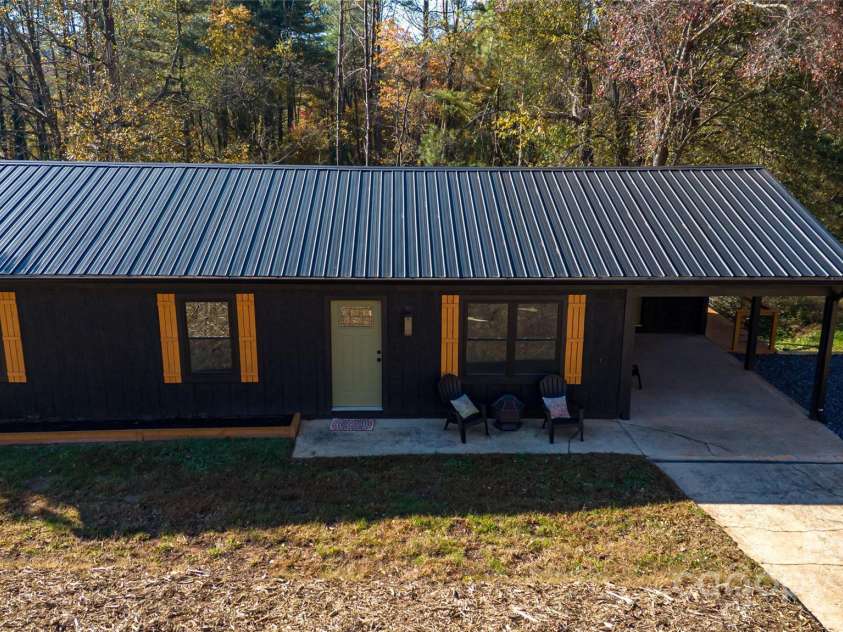 3055 Bedford Avenue, Morganton, NC 28655.  MLS# CAR4209572, YatesRealty ID 1984. 