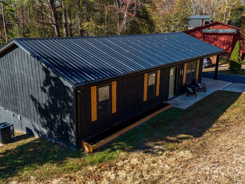 3055 Bedford Avenue, Morganton, NC 28655.  MLS# CAR4209572, YatesRealty ID 1984. 