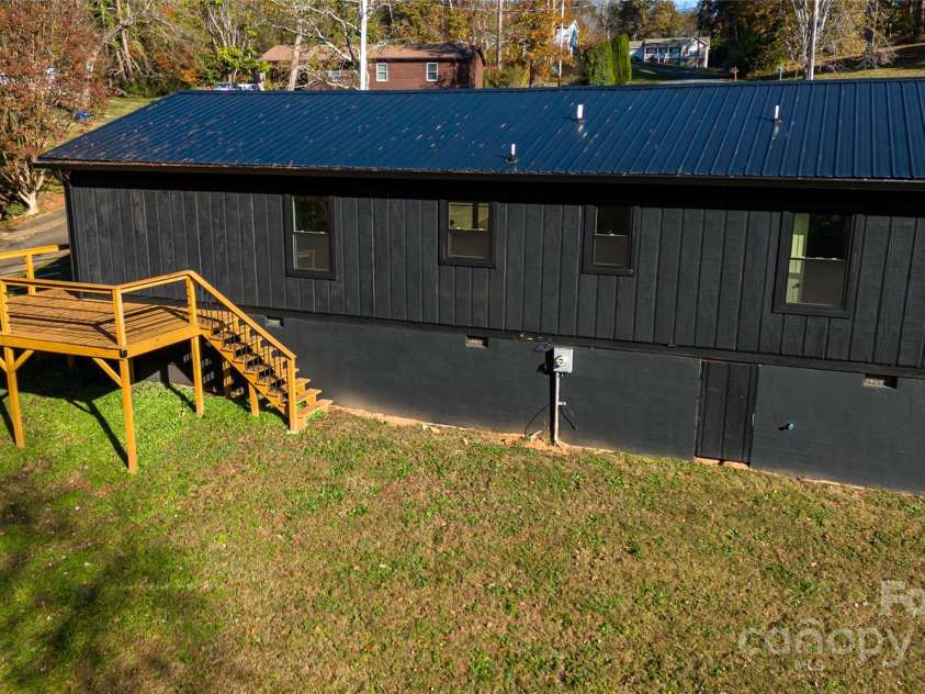 3055 Bedford Avenue, Morganton, NC 28655.  MLS# CAR4209572, YatesRealty ID 1984. 