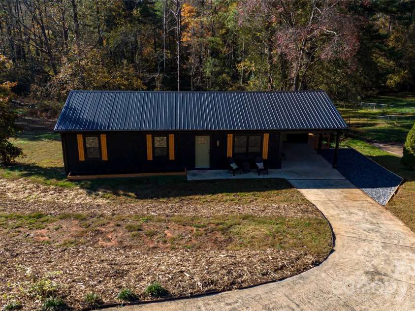 3055 Bedford Avenue, Morganton, NC 28655.  MLS# CAR4209572, YatesRealty ID 1984. 