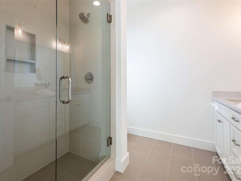 608 Storybook Villas Trail, Asheville, NC 28804.  MLS# CAR4294155, YatesRealty ID 1984. Primary ensuite - similar