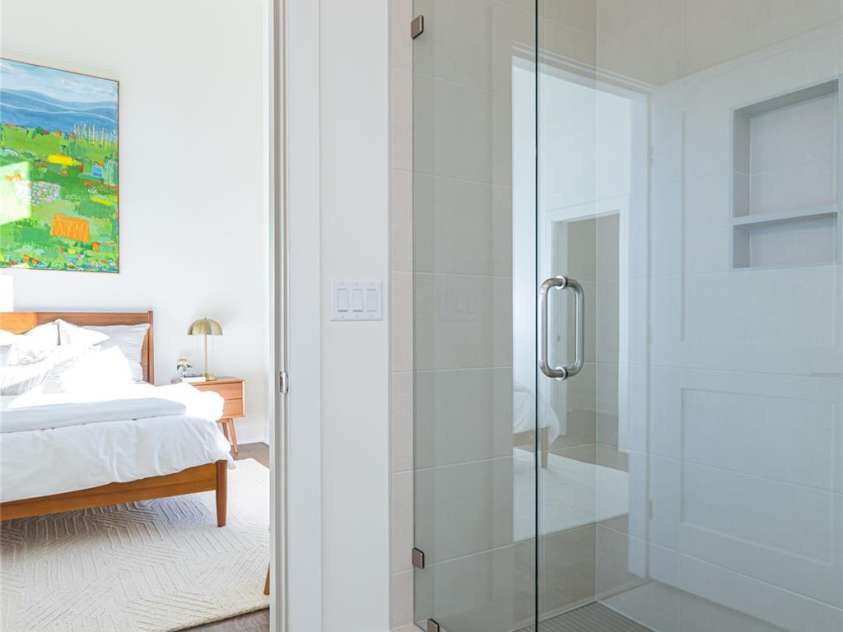 608 Storybook Villas Trail, Asheville, NC 28804.  MLS# CAR4294155, YatesRealty ID 1984. Primary ensuite - similar