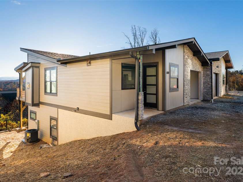 608 Storybook Villas Trail, Asheville, NC 28804.  MLS# CAR4294155, YatesRealty ID 1984. Unit #608