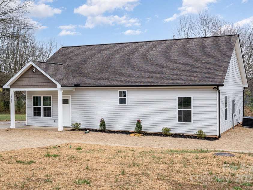 1010 Wilmouth Street, Shelby, NC 28152.  MLS# CAR4225070, YatesRealty ID 19840. 