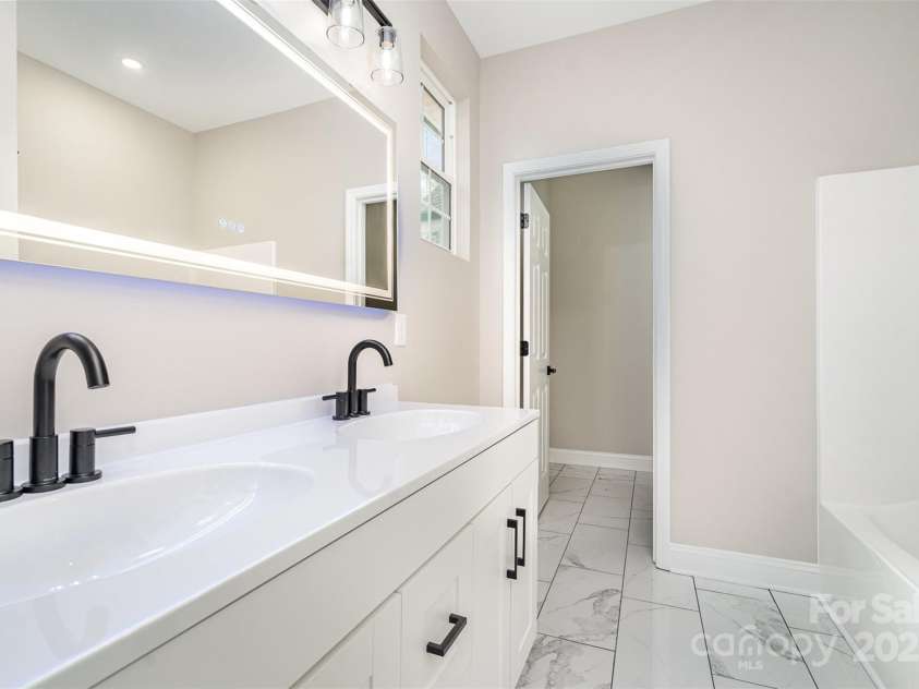 1010 Wilmouth Street, Shelby, NC 28152.  MLS# CAR4225070, YatesRealty ID 19840. 