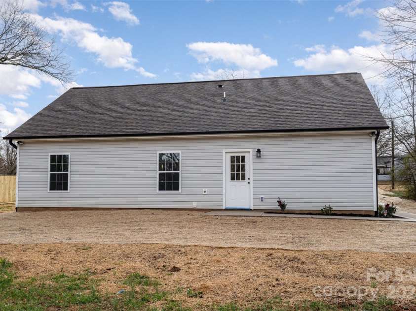 1010 Wilmouth Street, Shelby, NC 28152.  MLS# CAR4225070, YatesRealty ID 19840. 