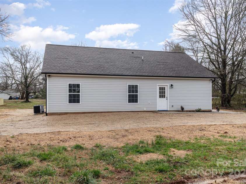 1010 Wilmouth Street, Shelby, NC 28152.  MLS# CAR4225070, YatesRealty ID 19840. 