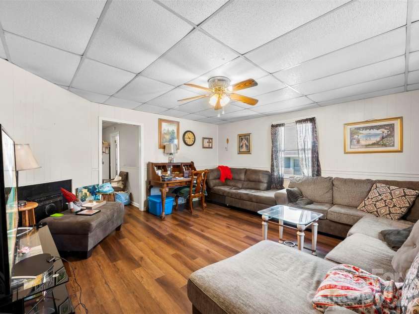 1113 4th Avenue, Gastonia, NC 28052.  MLS# CAR4377228, YatesRealty ID 19841. 