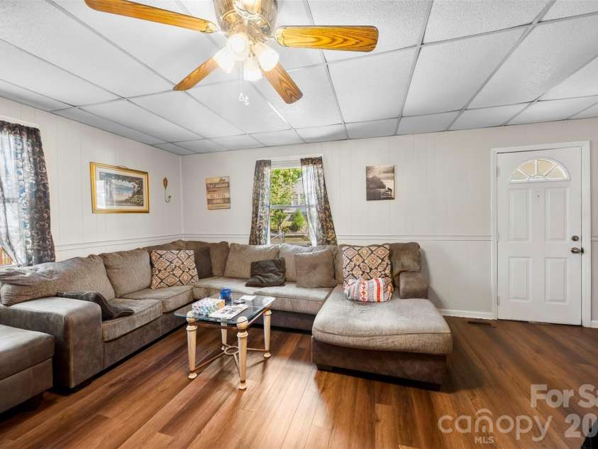 1113 4th Avenue, Gastonia, NC 28052.  MLS# CAR4377228, YatesRealty ID 19841. 