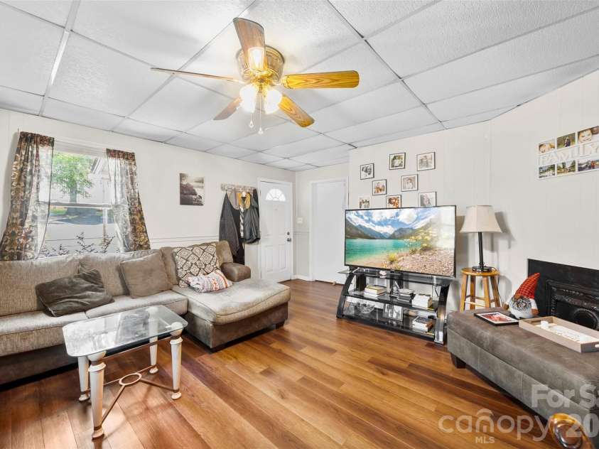 1113 4th Avenue, Gastonia, NC 28052.  MLS# CAR4377228, YatesRealty ID 19841. 
