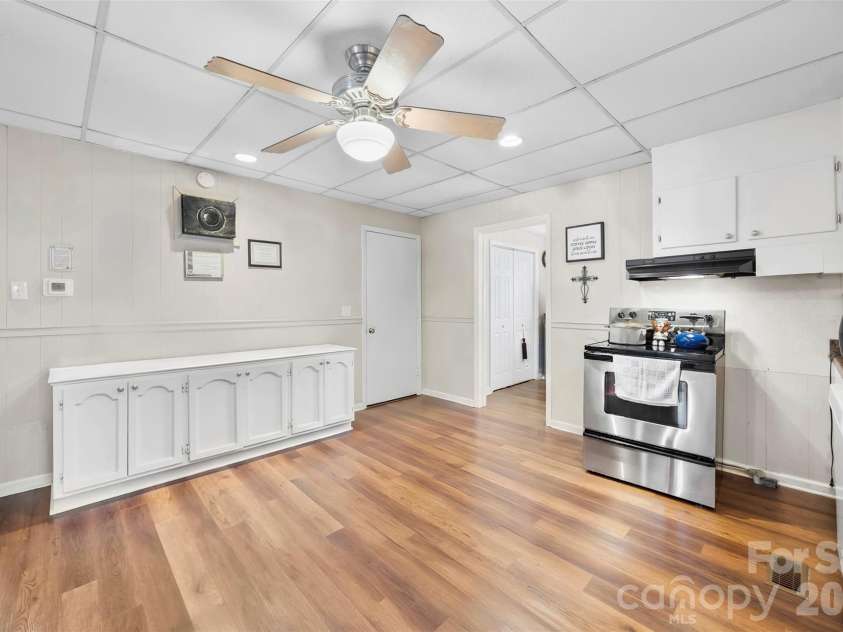 1113 4th Avenue, Gastonia, NC 28052.  MLS# CAR4377228, YatesRealty ID 19841. 