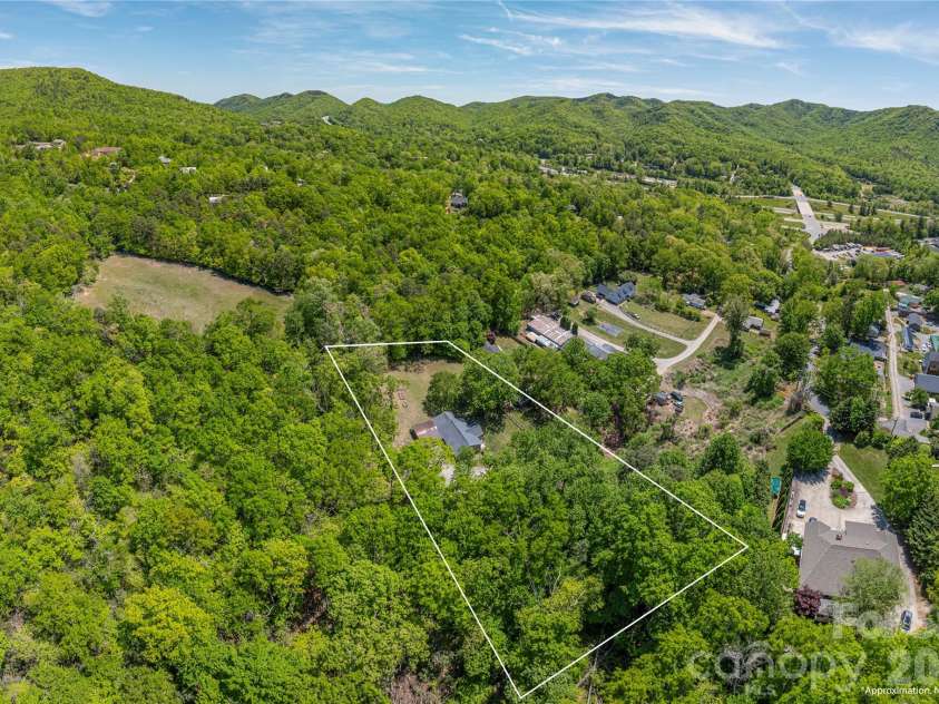35 Grey Rock Valley, Black Mountain, NC 28711.  MLS# CAR4359846, YatesRealty ID 19842. 