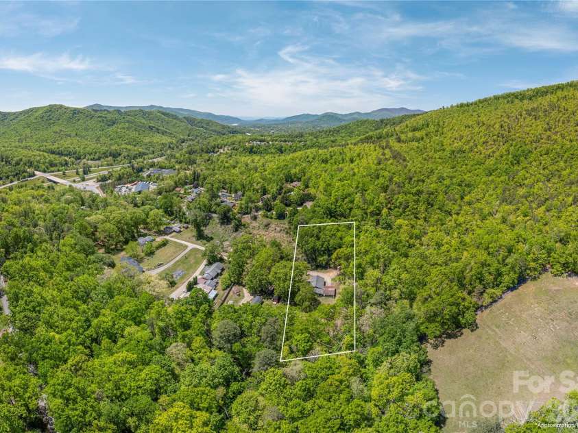 35 Grey Rock Valley, Black Mountain, NC 28711.  MLS# CAR4359846, YatesRealty ID 19842. 