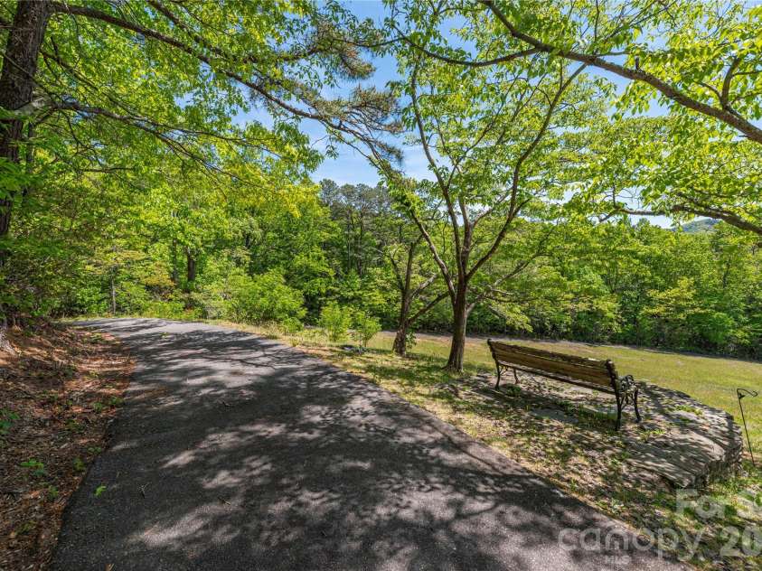 35 Grey Rock Valley, Black Mountain, NC 28711.  MLS# CAR4359846, YatesRealty ID 19842. 
