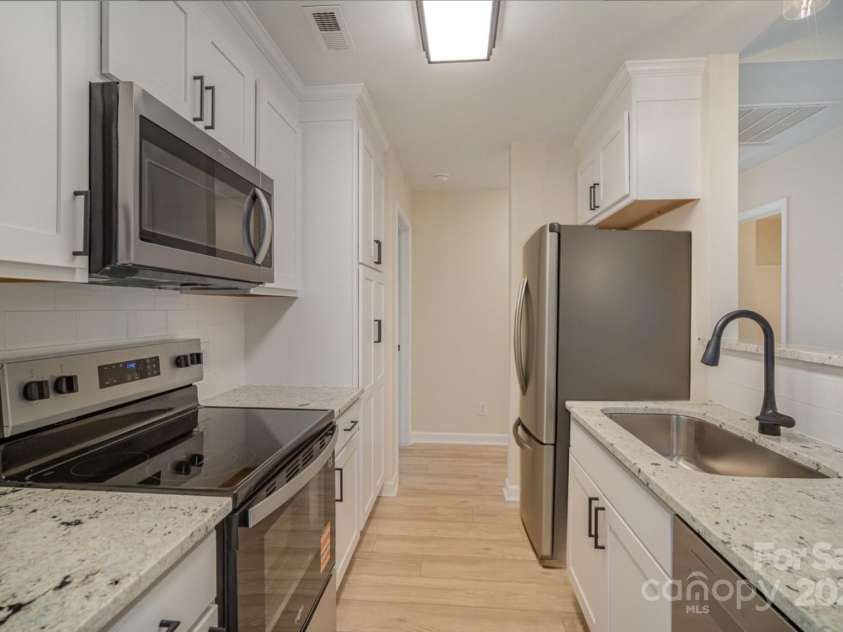 903 Brookdale Street, Kannapolis, NC 28083.  MLS# CAR4271054, YatesRealty ID 19843. Kitchen