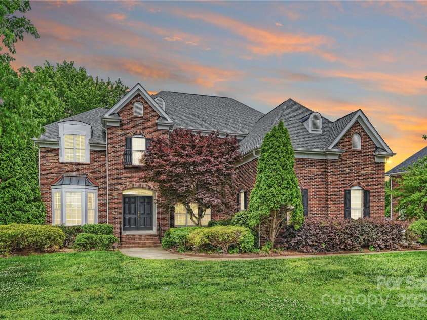 5940 Four Wood Drive, Matthews, NC 28104.  MLS# CAR4252079, YatesRealty ID 19844. 