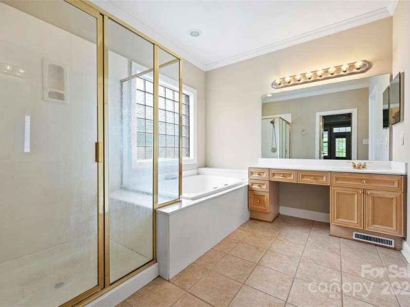 5940 Four Wood Drive, Matthews, NC 28104.  MLS# CAR4252079, YatesRealty ID 19844. 