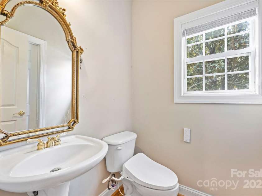 5940 Four Wood Drive, Matthews, NC 28104.  MLS# CAR4252079, YatesRealty ID 19844. 