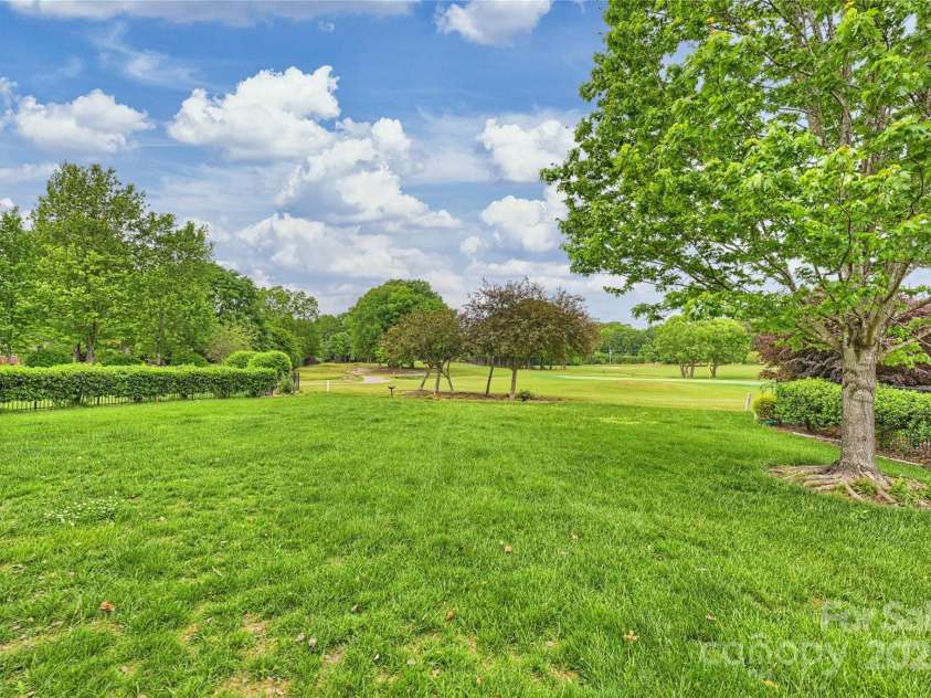 5940 Four Wood Drive, Matthews, NC 28104.  MLS# CAR4252079, YatesRealty ID 19844. 