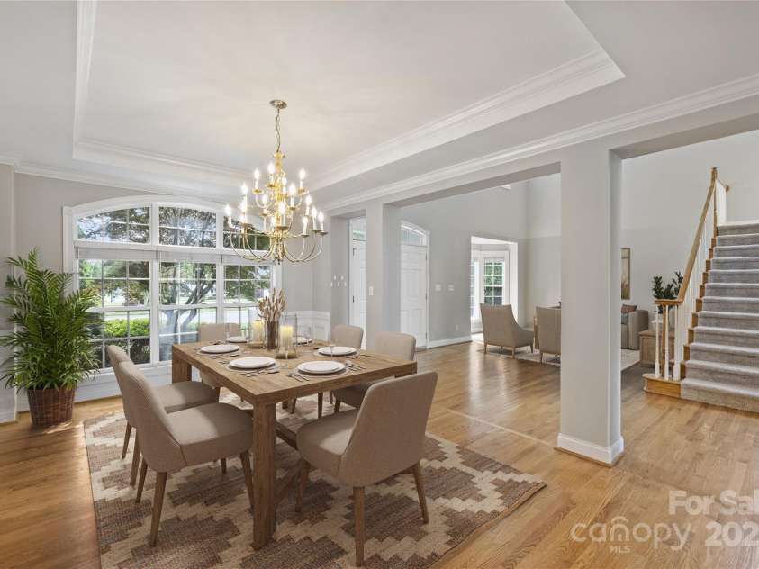 5940 Four Wood Drive, Matthews, NC 28104.  MLS# CAR4252079, YatesRealty ID 19844. Dining