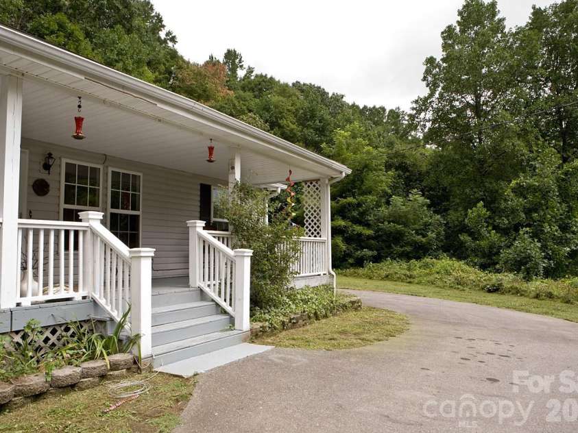 165 Peepeye Cove Road, Leicester, NC 28748.  MLS# CAR4378001, YatesRealty ID 19846. 