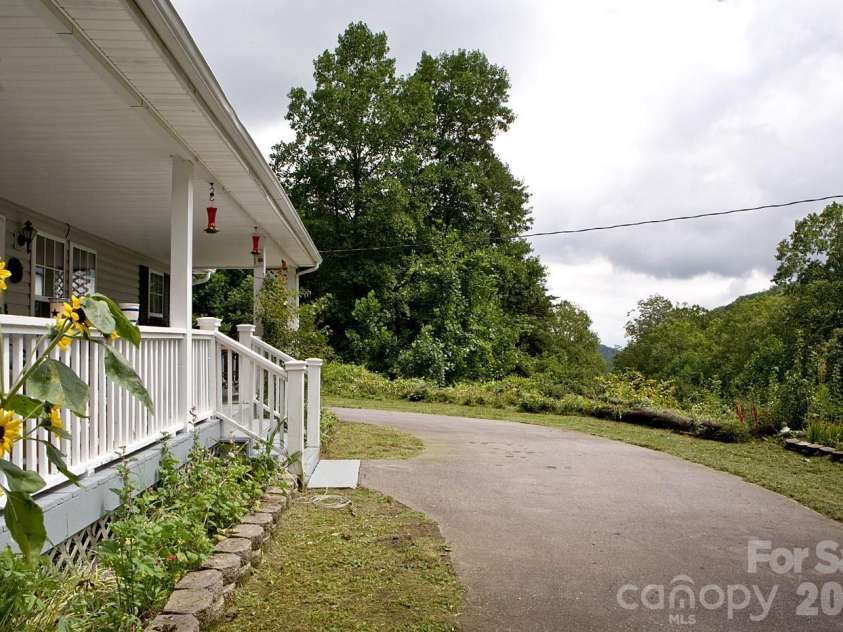 165 Peepeye Cove Road, Leicester, NC 28748.  MLS# CAR4378001, YatesRealty ID 19846. 