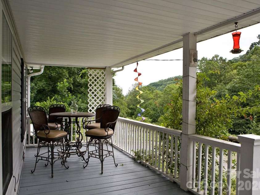 165 Peepeye Cove Road, Leicester, NC 28748.  MLS# CAR4378001, YatesRealty ID 19846. 