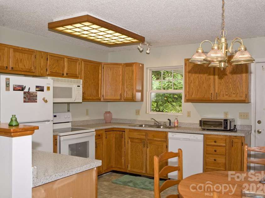 165 Peepeye Cove Road, Leicester, NC 28748.  MLS# CAR4378001, YatesRealty ID 19846. 