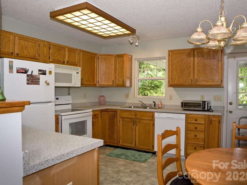 165 Peepeye Cove Road, Leicester, NC 28748.  MLS# CAR4378001, YatesRealty ID 19846. 