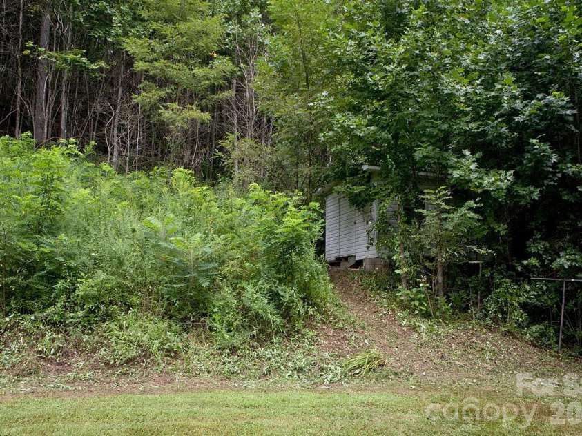 165 Peepeye Cove Road, Leicester, NC 28748.  MLS# CAR4378001, YatesRealty ID 19846. 