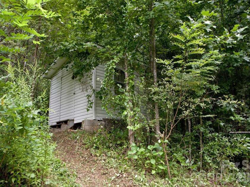 165 Peepeye Cove Road, Leicester, NC 28748.  MLS# CAR4378001, YatesRealty ID 19846. 