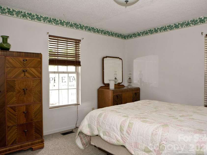 165 Peepeye Cove Road, Leicester, NC 28748.  MLS# CAR4378001, YatesRealty ID 19846. Second bedroom