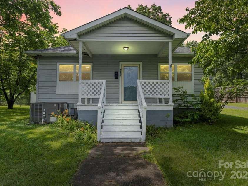 935 Church Street, Kings Mountain, NC 28086.  MLS# CAR4266013, YatesRealty ID 19847. 