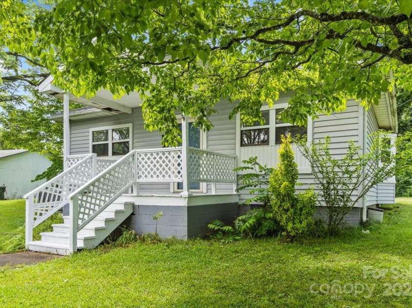 935 Church Street, Kings Mountain, NC 28086.  MLS# CAR4266013, YatesRealty ID 19847. 