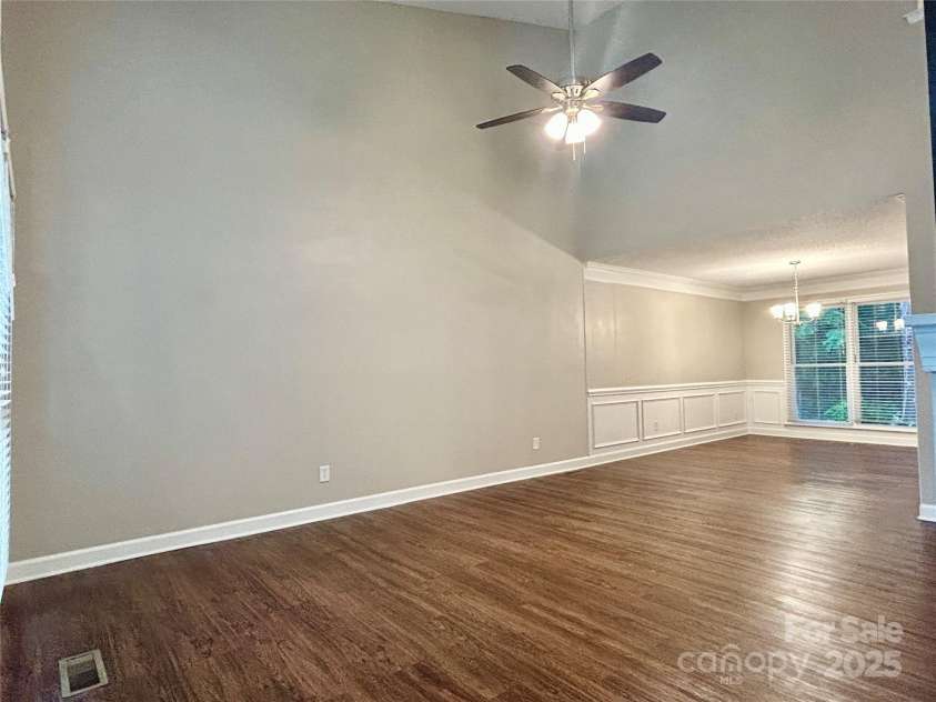 7401 Kinsmore Lane, Charlotte, NC 28269.  MLS# CAR4250625, YatesRealty ID 19848. 