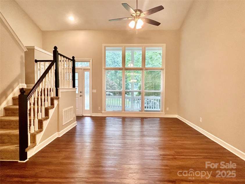7401 Kinsmore Lane, Charlotte, NC 28269.  MLS# CAR4250625, YatesRealty ID 19848. 