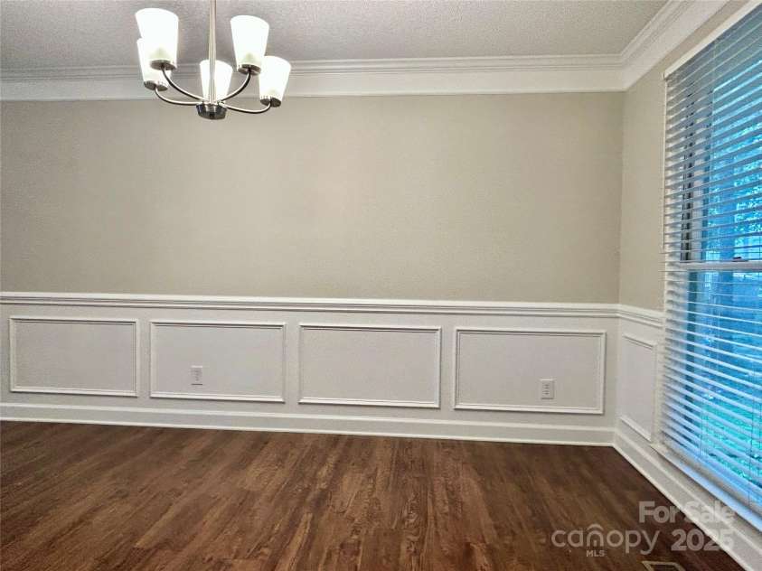7401 Kinsmore Lane, Charlotte, NC 28269.  MLS# CAR4250625, YatesRealty ID 19848. 