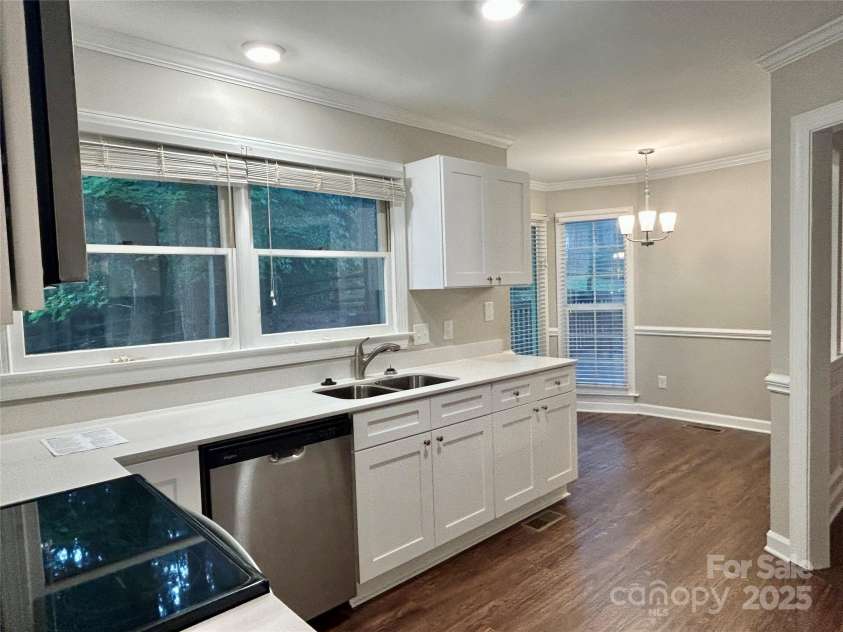 7401 Kinsmore Lane, Charlotte, NC 28269.  MLS# CAR4250625, YatesRealty ID 19848. 