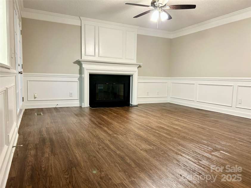 7401 Kinsmore Lane, Charlotte, NC 28269.  MLS# CAR4250625, YatesRealty ID 19848. 