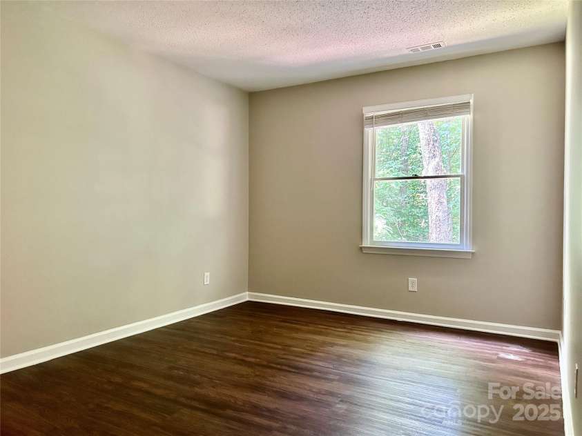 7401 Kinsmore Lane, Charlotte, NC 28269.  MLS# CAR4250625, YatesRealty ID 19848. 