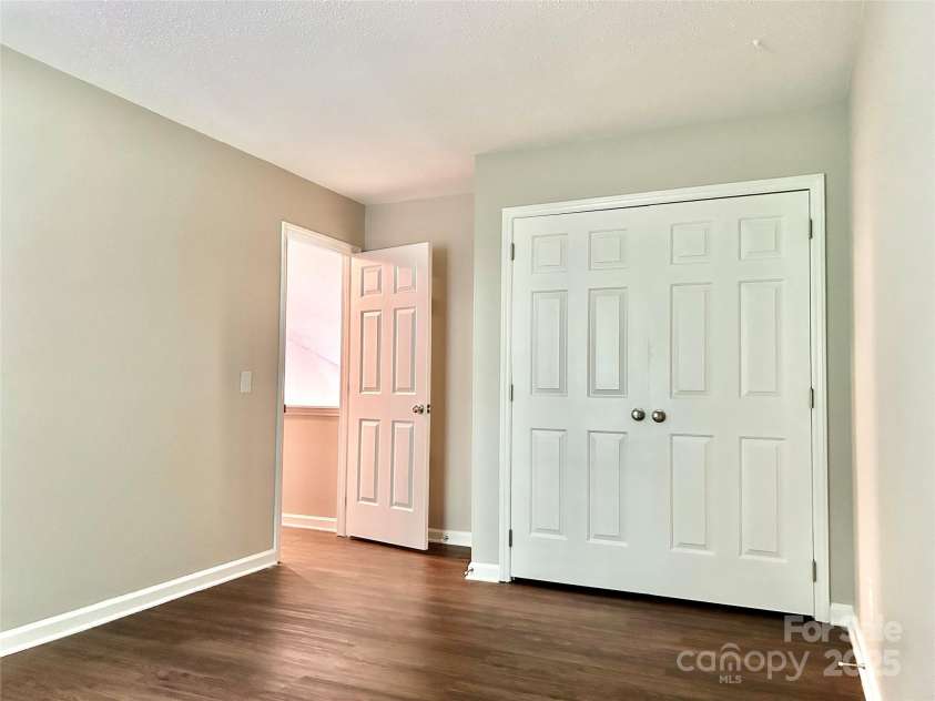 7401 Kinsmore Lane, Charlotte, NC 28269.  MLS# CAR4250625, YatesRealty ID 19848. 