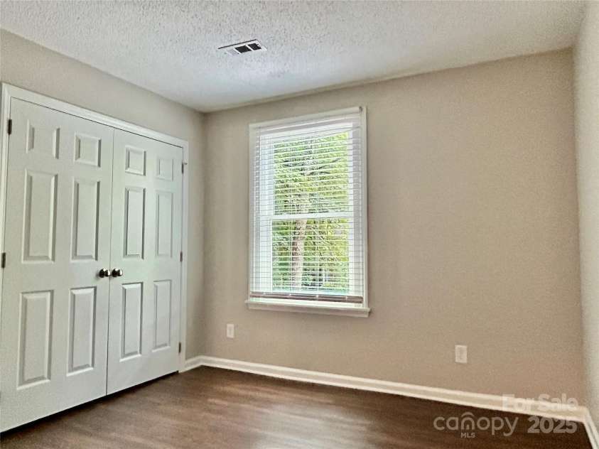 7401 Kinsmore Lane, Charlotte, NC 28269.  MLS# CAR4250625, YatesRealty ID 19848. 