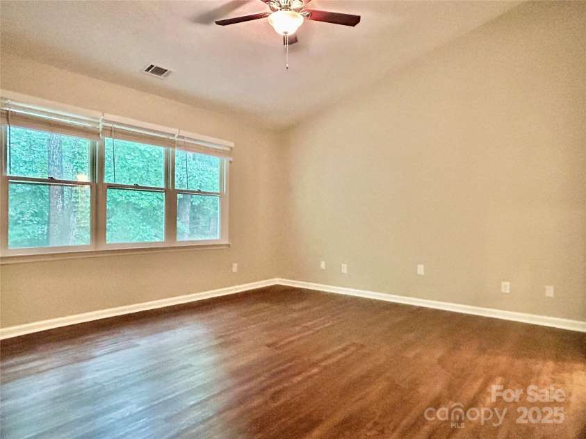 7401 Kinsmore Lane, Charlotte, NC 28269.  MLS# CAR4250625, YatesRealty ID 19848. 