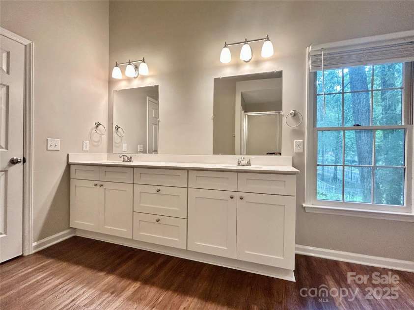 7401 Kinsmore Lane, Charlotte, NC 28269.  MLS# CAR4250625, YatesRealty ID 19848. 