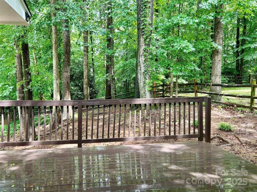 7401 Kinsmore Lane, Charlotte, NC 28269.  MLS# CAR4250625, YatesRealty ID 19848. 