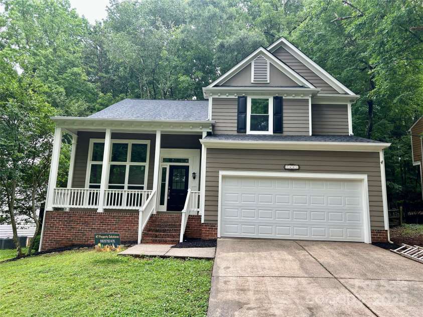7401 Kinsmore Lane, Charlotte, NC 28269.  MLS# CAR4250625, YatesRealty ID 19848. 