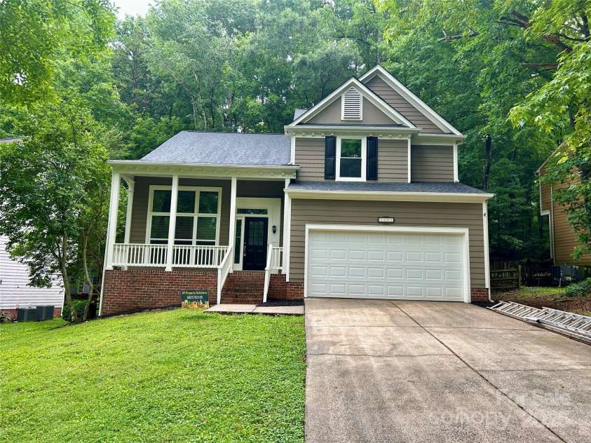 7401 Kinsmore Lane, Charlotte, NC 28269.  MLS# CAR4250625, YatesRealty ID 19848. 