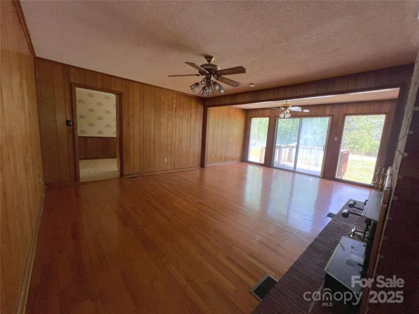 1926 Bud Arthur Bridge Road, Spartanburg, SC 29307.  MLS# CAR4247049, YatesRealty ID 19849. 