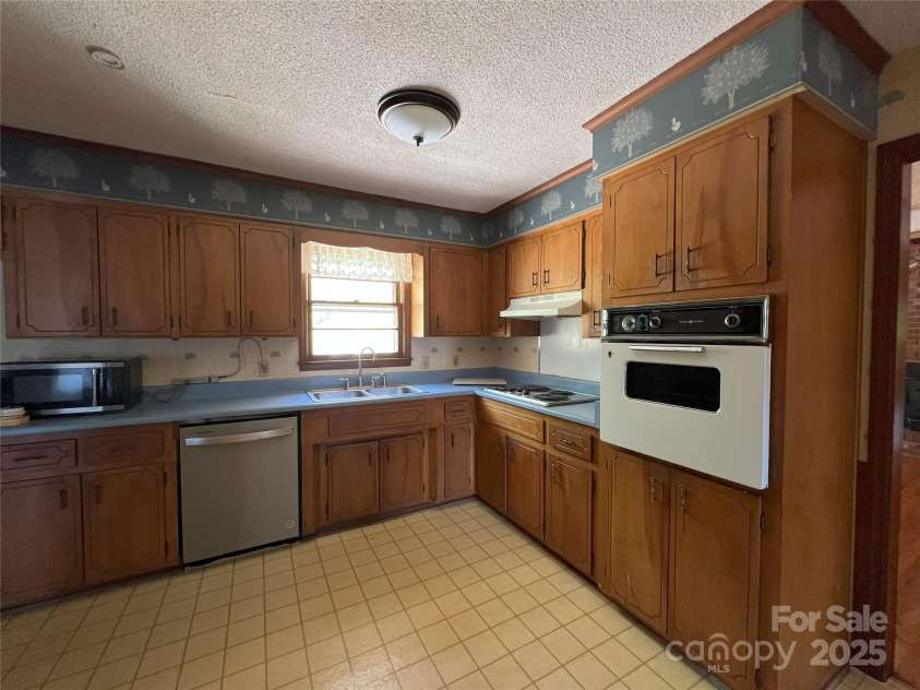 1926 Bud Arthur Bridge Road, Spartanburg, SC 29307.  MLS# CAR4247049, YatesRealty ID 19849. 